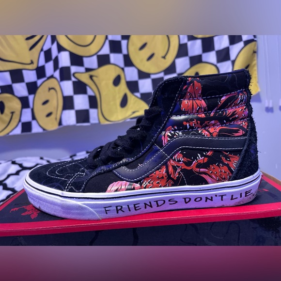 STRANGER THINGS X VANS SK8 LE - Picture 2 of 4